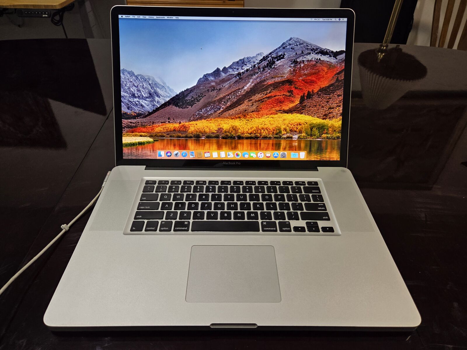 17 inch Apple Macbook Pro 512 GB SSD 16 GB RAM!