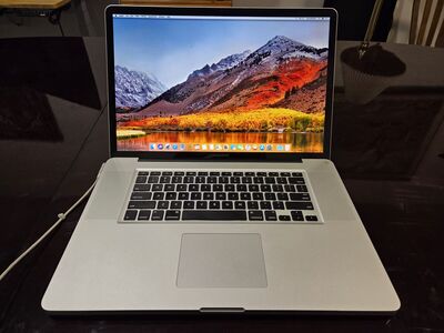 17 inch Apple Macbook Pro 512 GB SSD 16 GB RAM!