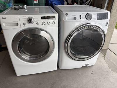 Washer/dryer Dryer works, waher likely needs motor control board