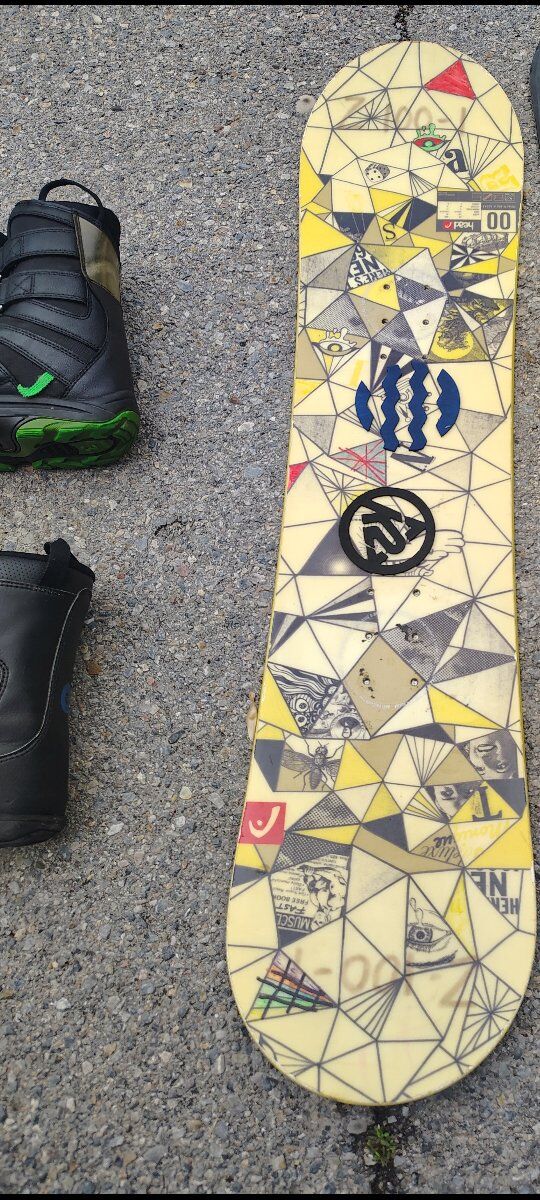 Head kids sbowboards 97cm with Burton boots size 3