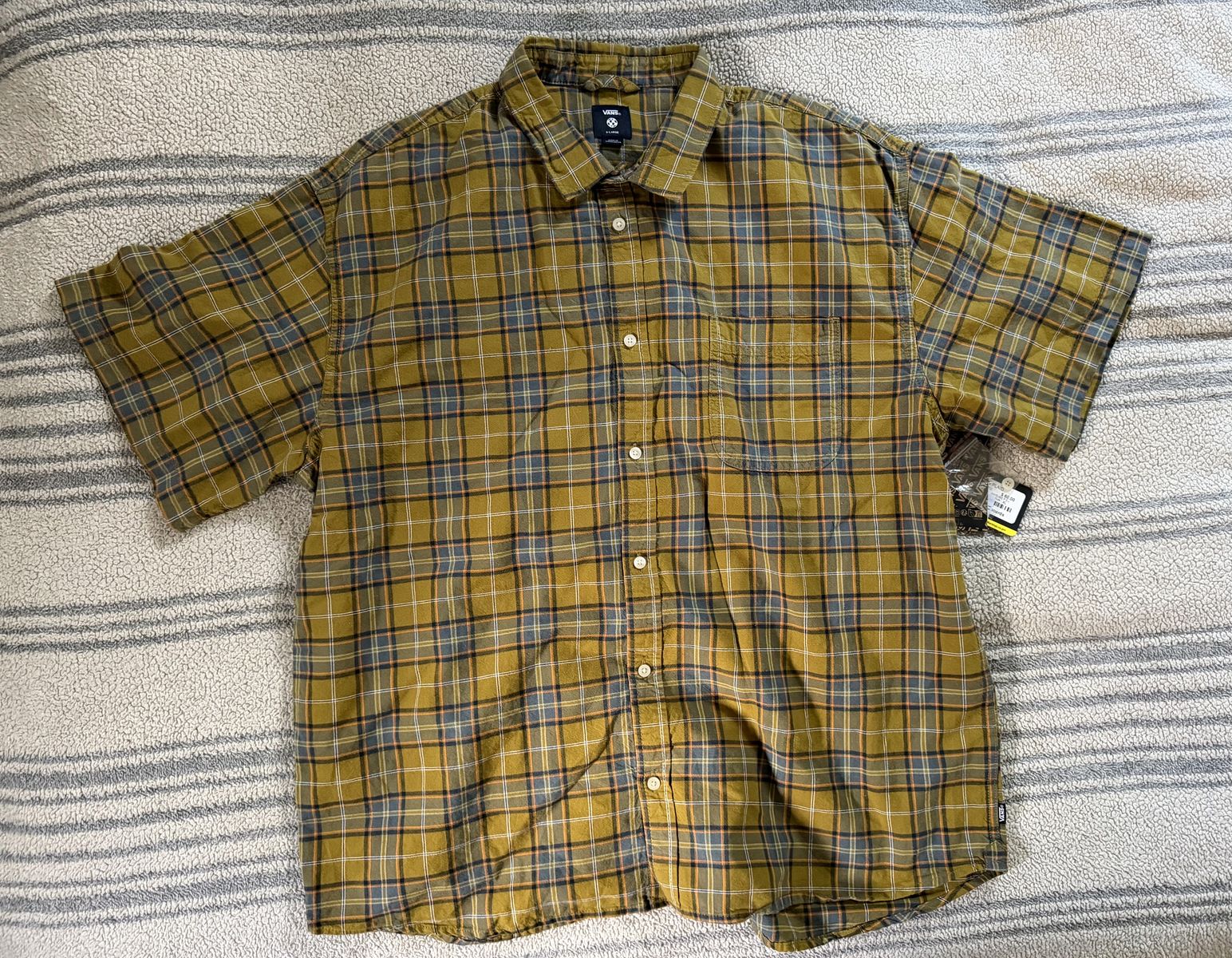NWT Vans Men's Short Sleeve Plaid Button-Down Shirt Size XL Mustard Yellow / Green