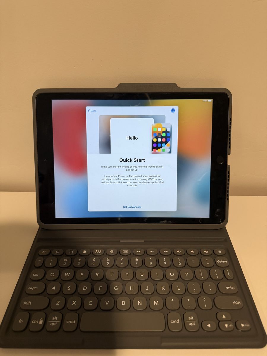 8th Gen iPad 128gb w/ ZAGG Folio Keyboard Case