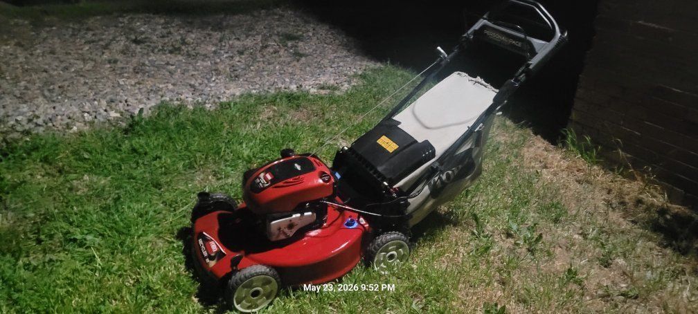 Toro lawn mower self propelled good working conditions.