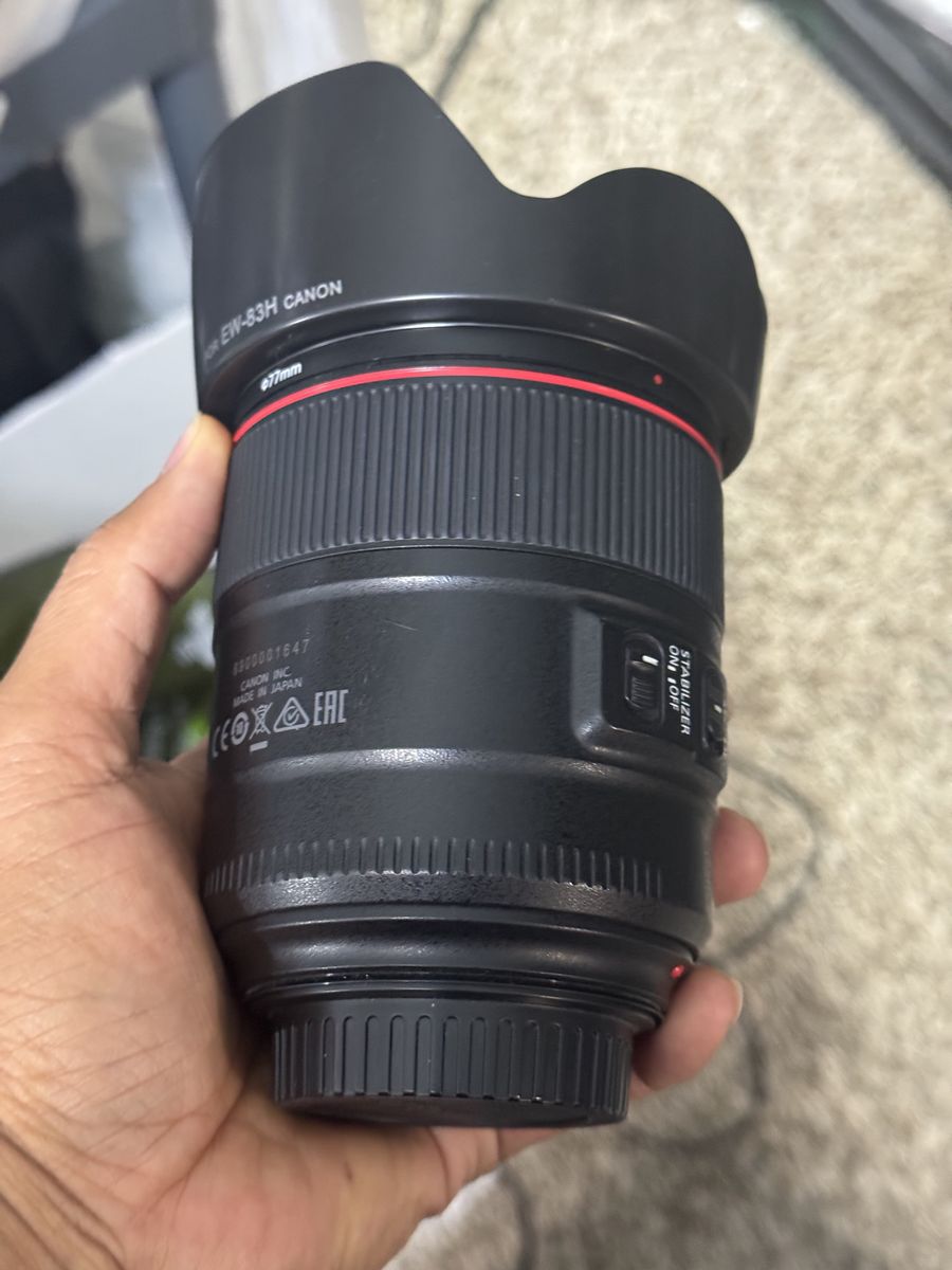 Canon ef 85mm f1.4 is like new 