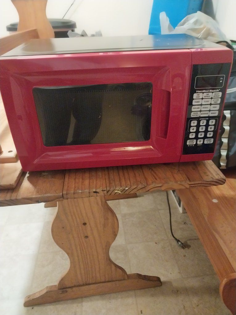 Hamilton Beach Countertop Microwave Red
