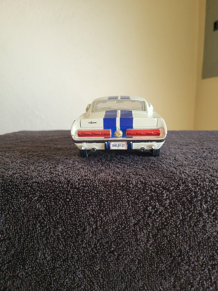 Main image 4