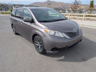 2015 TOYOTA SIENNA XLE Premium 8-Passenger