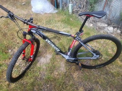 2013 specialized carve comp 29 in mtn bike
(FRAME SIZE 19)