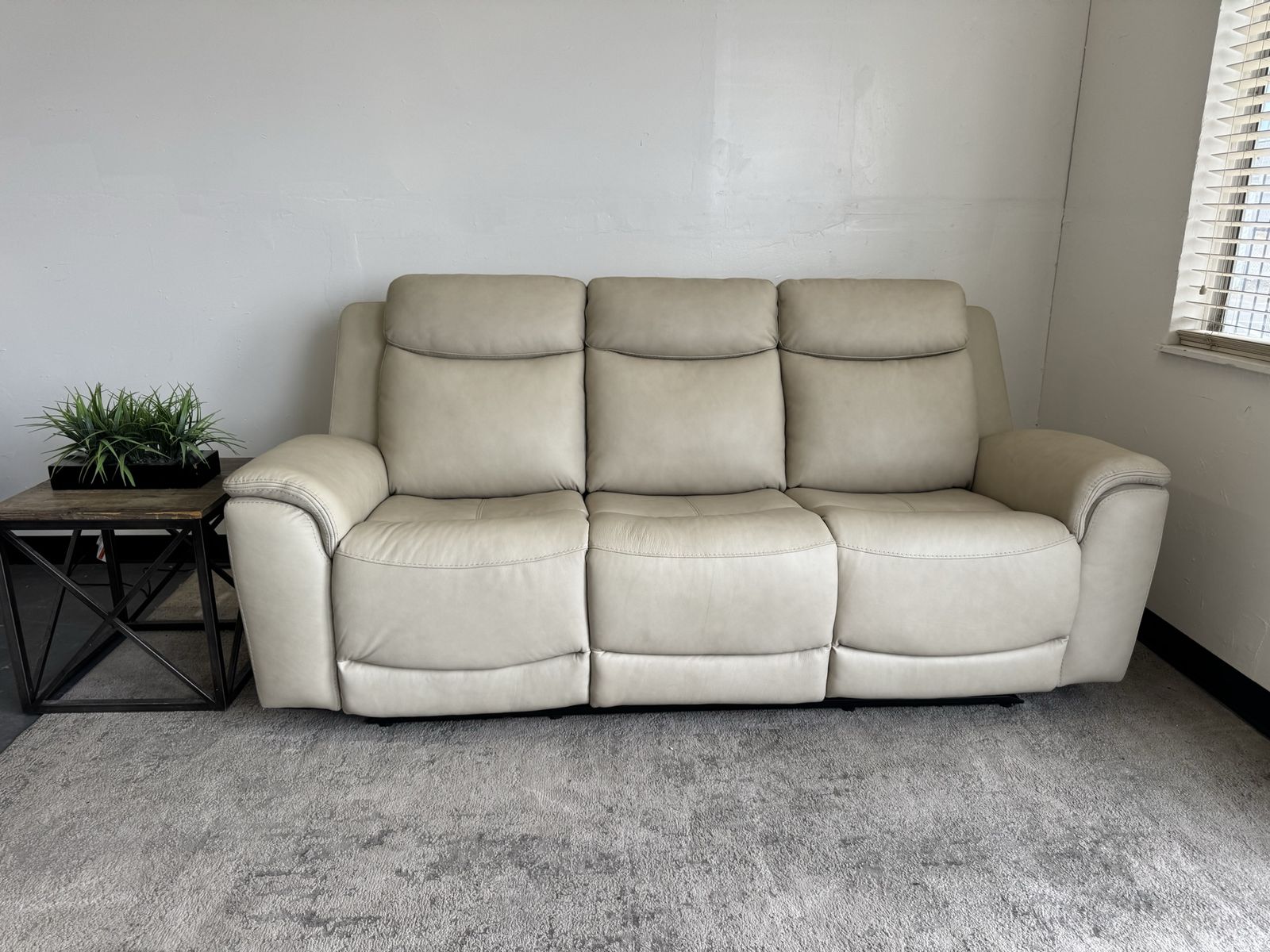 COSTCO LEATHER POWER RECLINER SOFA COUCH