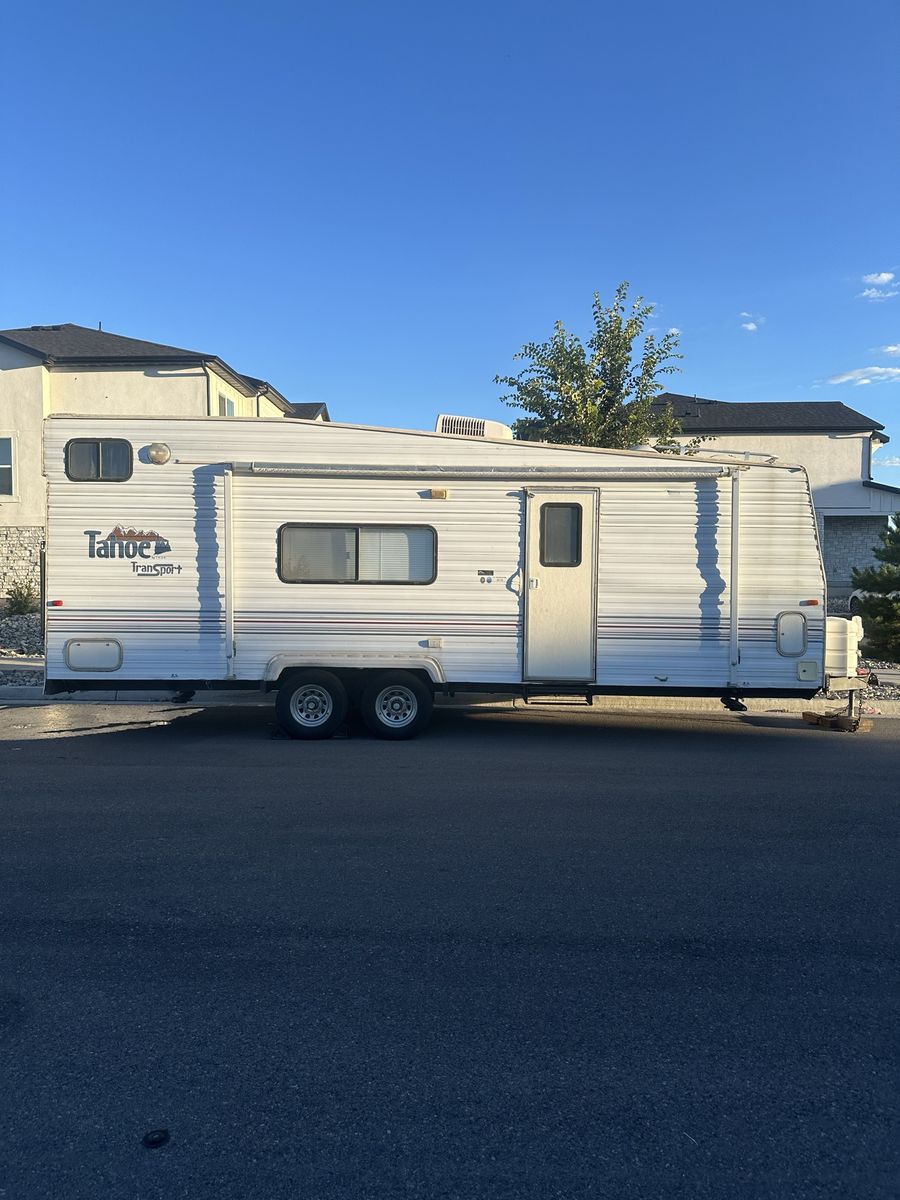 2000 Tahoe by Thor toy hauler