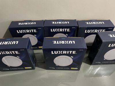 New in Boxes set of 6..6-in 1400 -Lumens Switchable white Dimmable LED Canless recessed lighting