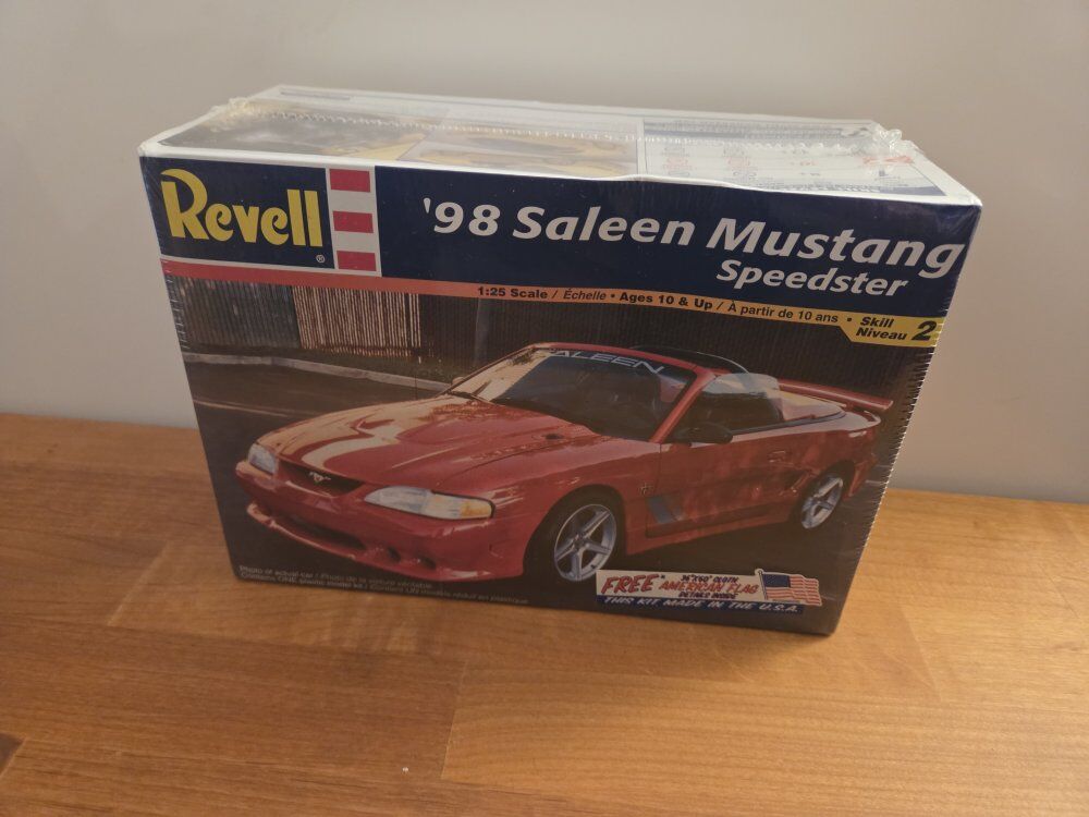 Revell 98 saleen mustang speedster model kit NIB