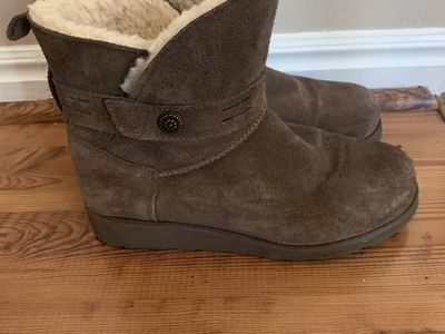 Bear paw boots