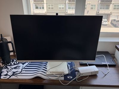 Samsung Smart Monitor M8 32" 4K UHD (3840x2160) White with Webcam & Remote