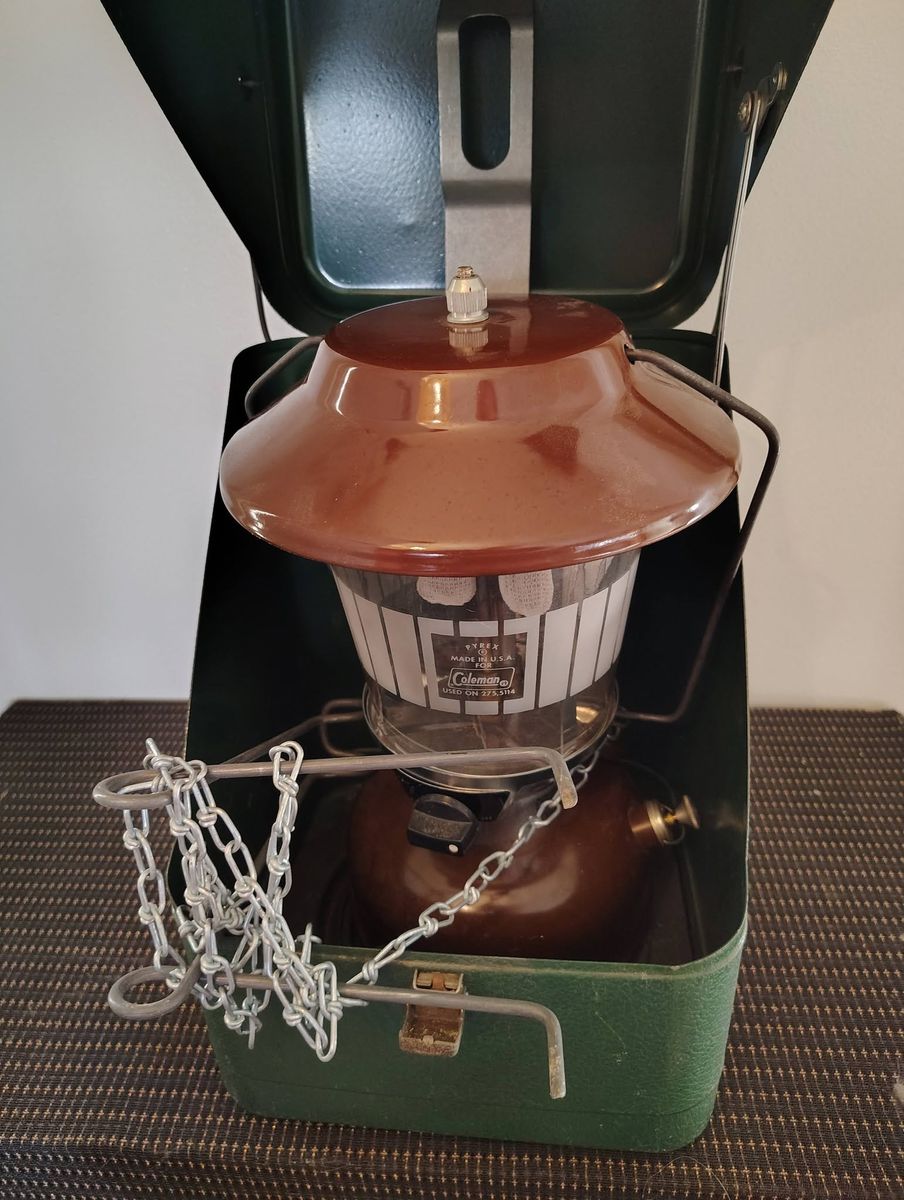 Vintage Coleman Lantern 275 In Metal Guillotine Case Pyrex Globe 11-78