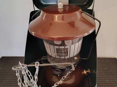 Vintage Coleman Lantern 275 In Metal Guillotine Case Pyrex Globe 11-78