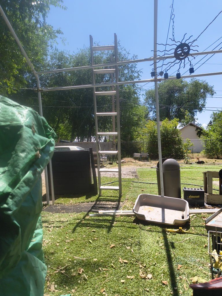 Used Aluminum Ladder - 8-rung, Extension Type, Fair Condition