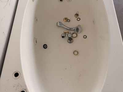 Bath tub WITH motor and jets