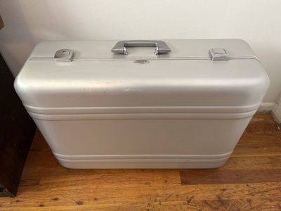 Centurion Elite ZERO suitcase