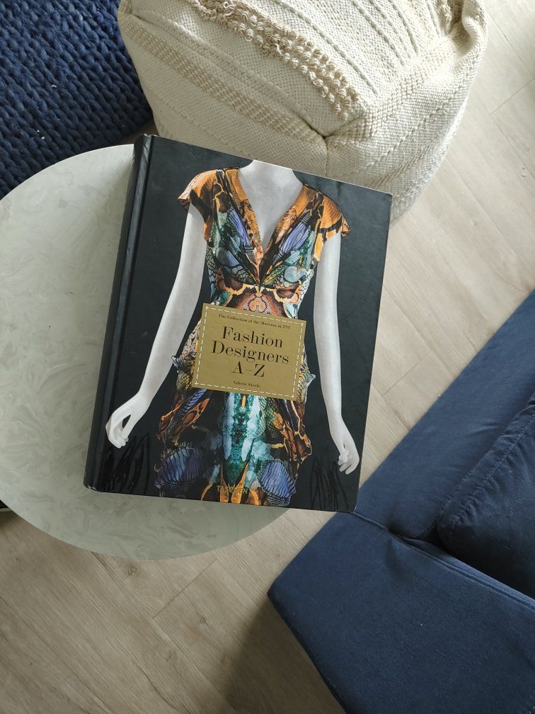 Fashion Designer A - Z. Valerie Steele