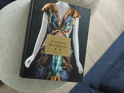 Fashion Designer A - Z. Valerie Steele