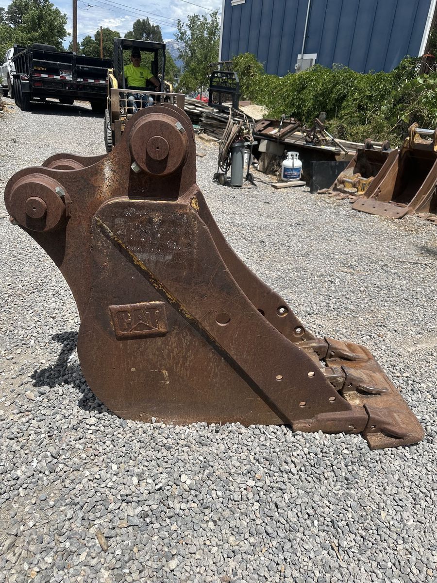 140 Bucket 22" Wide 64MM PIN Dia