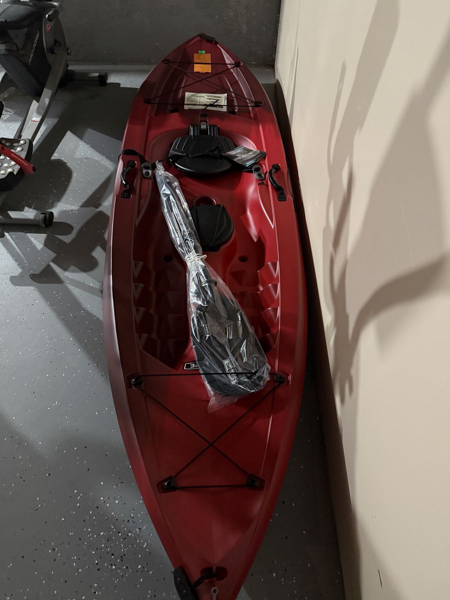 Lifetime Canoe with paddle