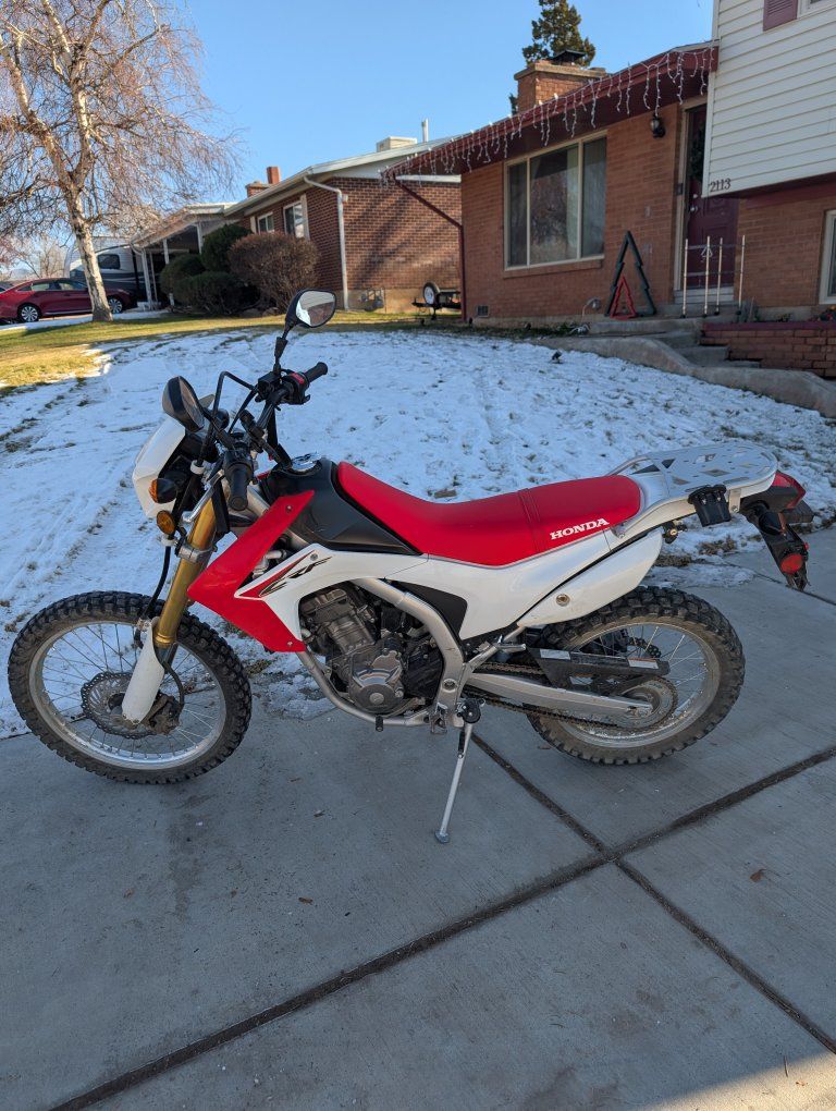 2013 Honda crf250L low miles! 1500 Miles Street le