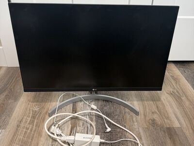 24 LG Monitor