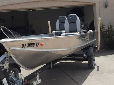 2014 14' Lund Outboard With 9.9 hp 4 Stroke Mercury Motor
