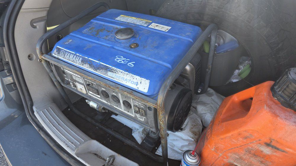 Yamaha YG6600DE OHV Engine Portable Generator runs great