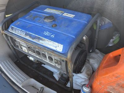 Yamaha YG6600DE OHV Engine Portable Generator runs great