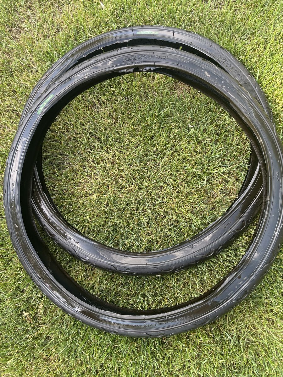 Kenda Kwest K193 City Bicycle Tires 26 x 1.50 - Set of 2
