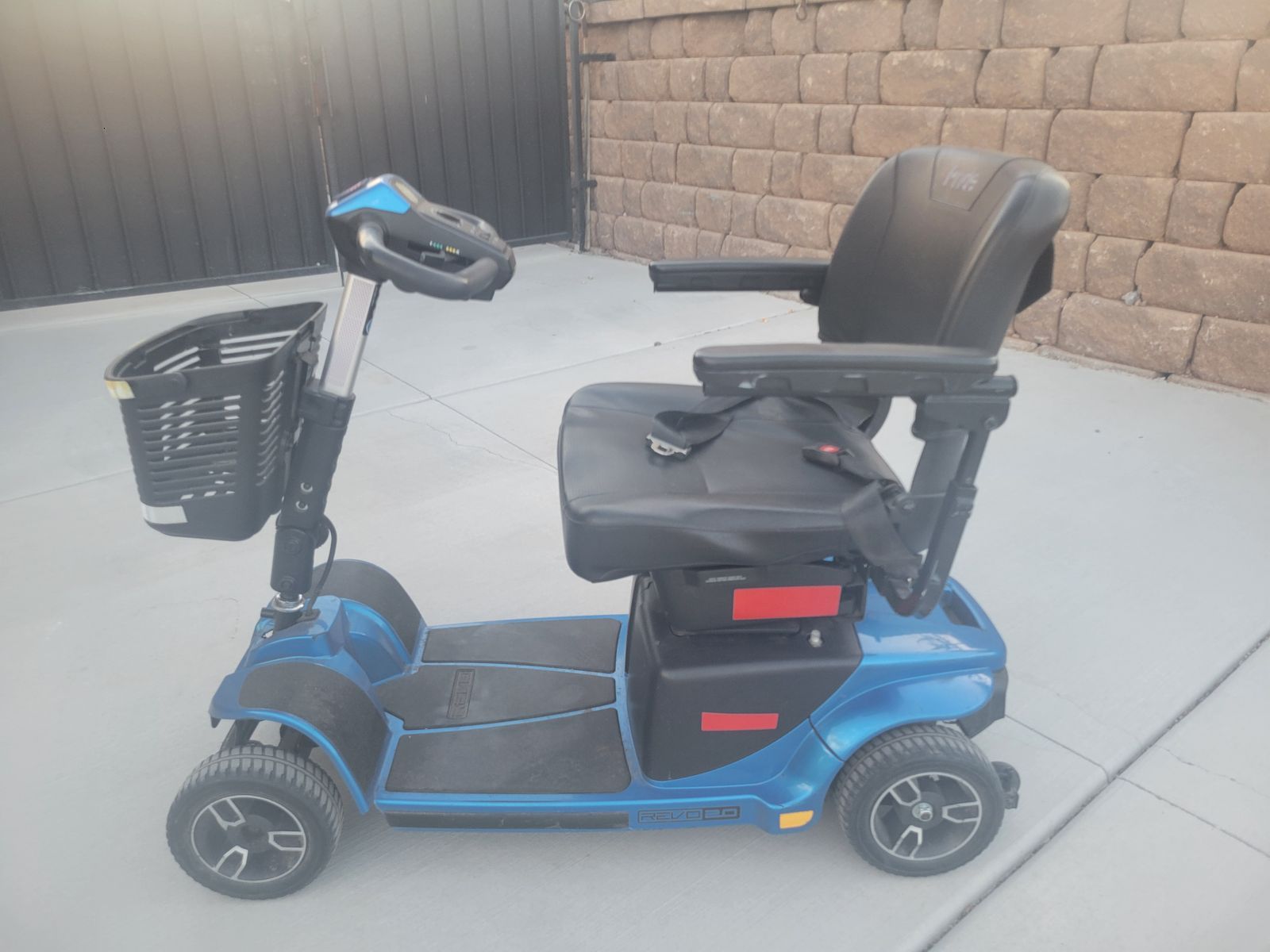 Pride Mobility Revo 2.0 4-wheel scooter