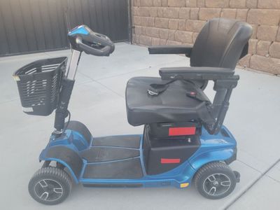 Pride Mobility Revo 2.0 4-wheel scooter
