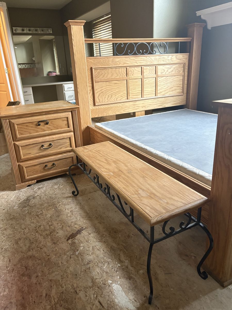 Thomasville Bedroom Set