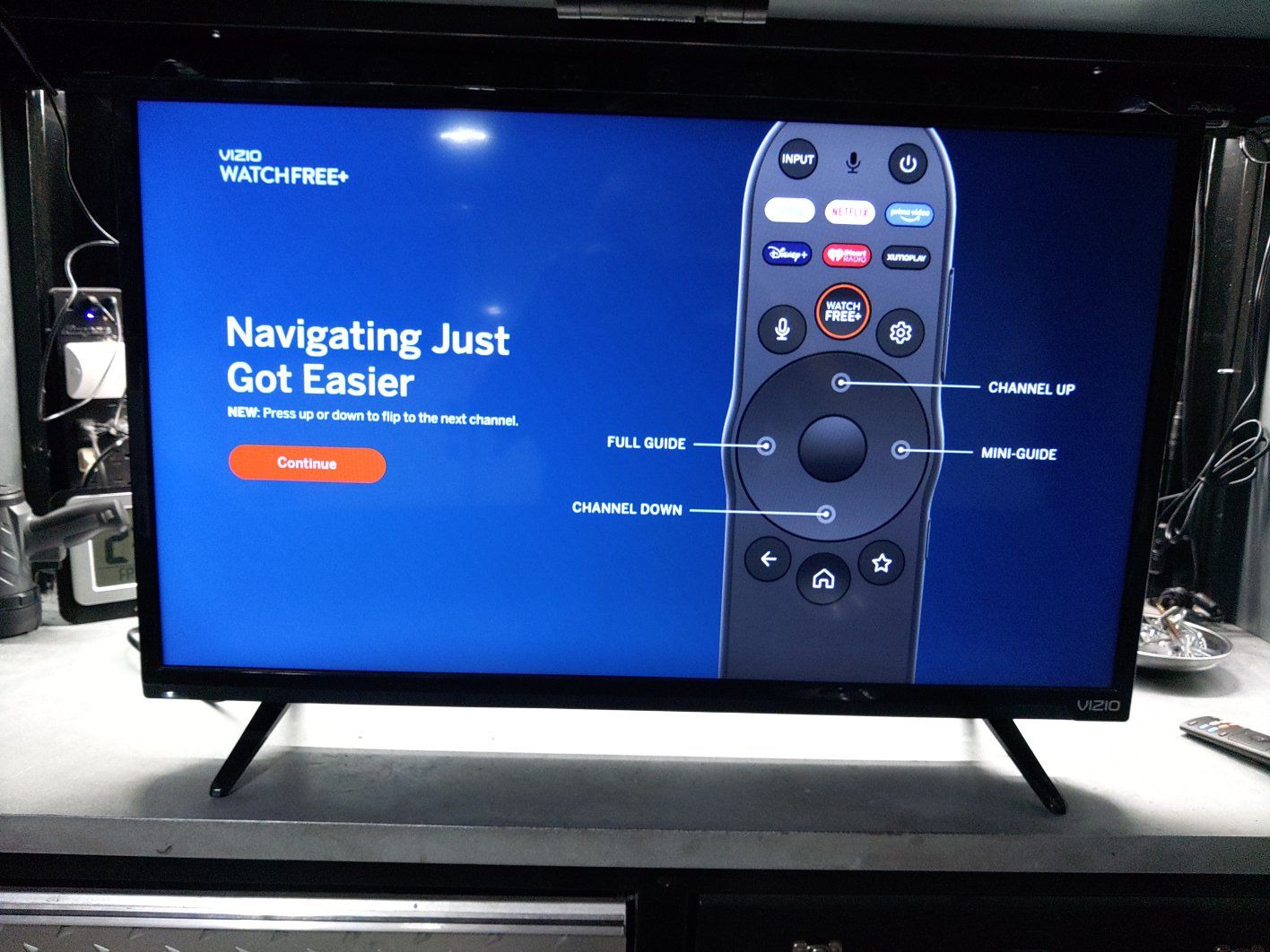 Vizio D32h-F4 32 inch Smart LED TV with Remote, Dolby Audio & HDMI