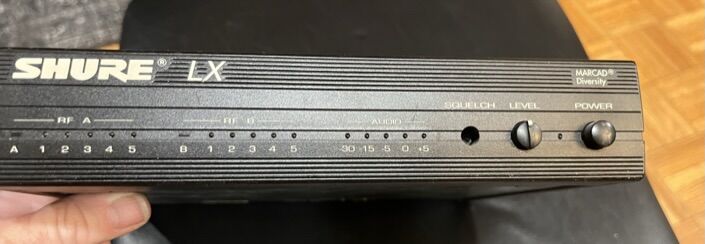 Shure LX4 Wireless Microphone Receiver