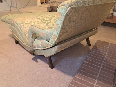 Vintage contour recliner