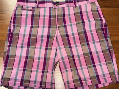 Women’s Size 14 Dockers Pink Plaid shorts