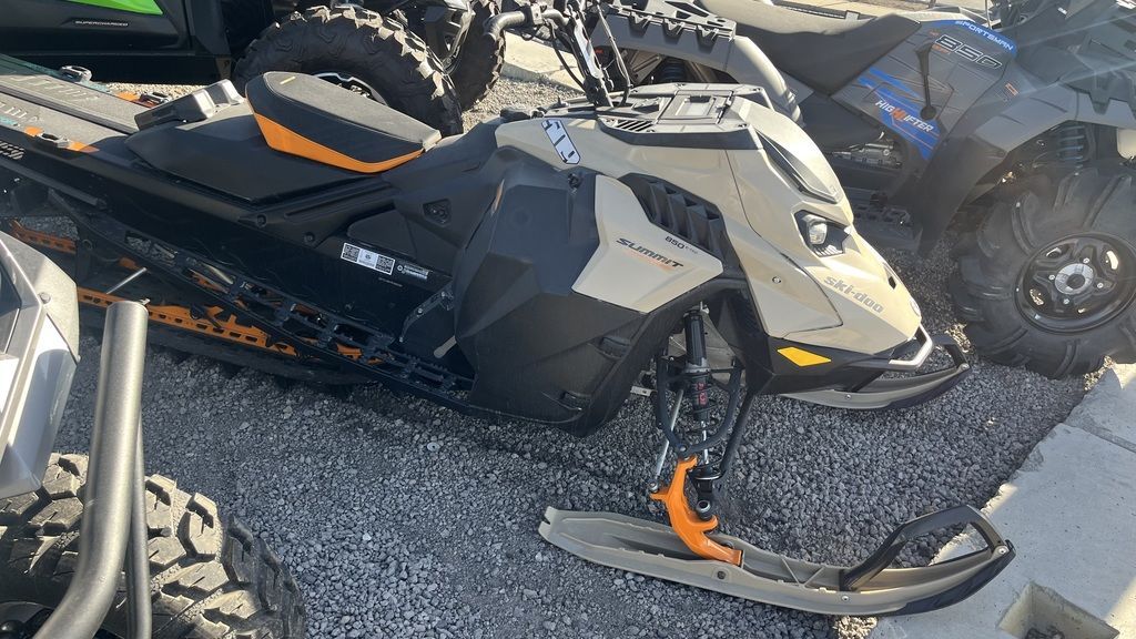 2024 SKI-DOO Summit Adrenaline with Edge Package 8