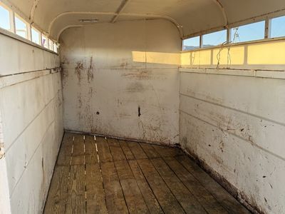 3 horse trailer
