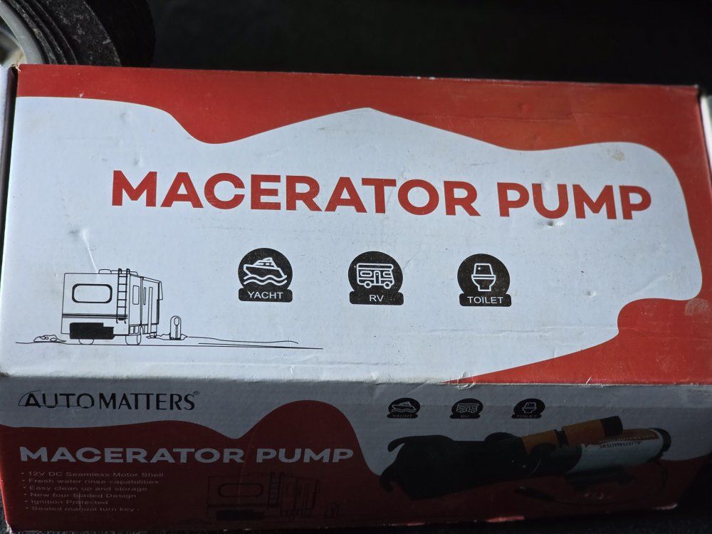 Pump and Tote, never used