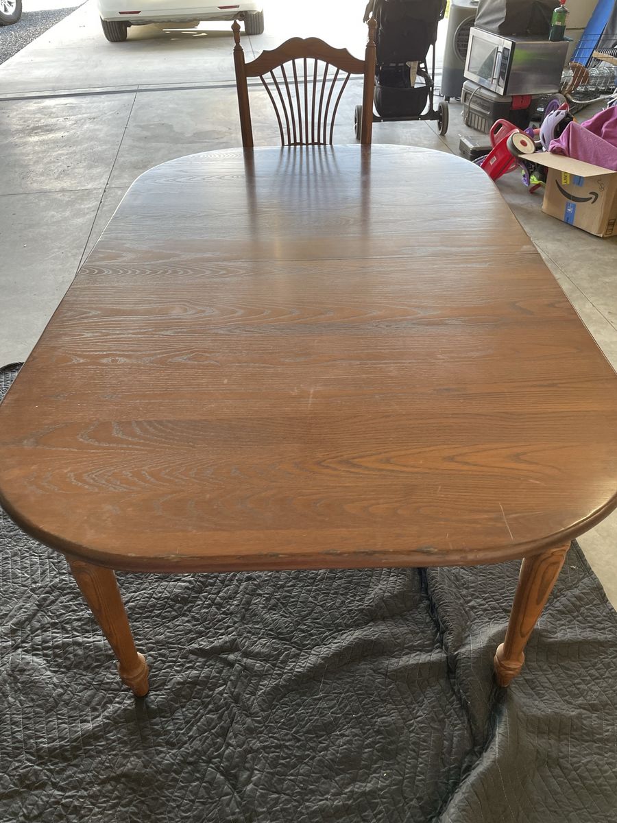 Vintage Wood Extendable Dining Table with 6 Chairs