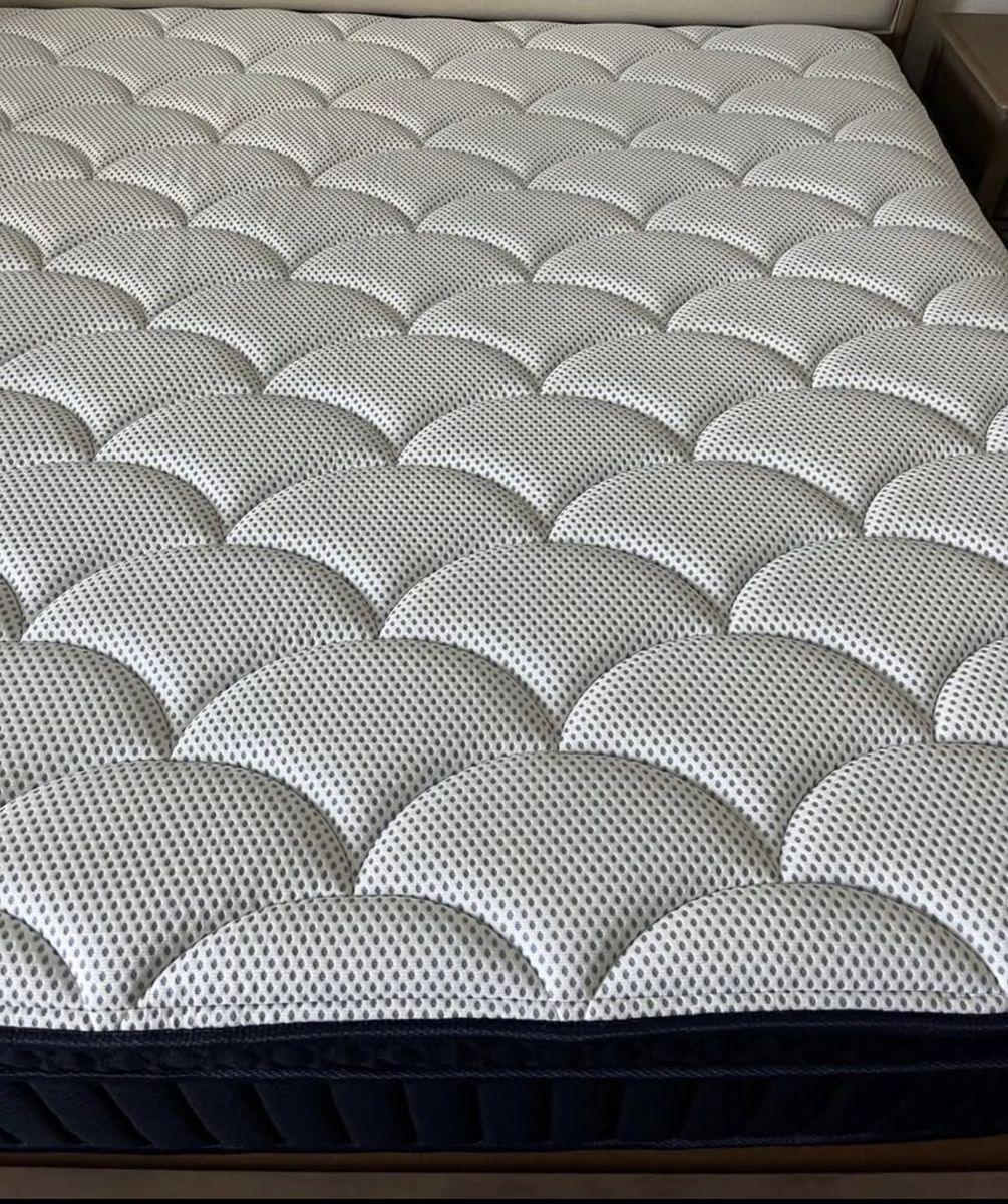 Dreamcloud Premier Hybrid Queen Mattress