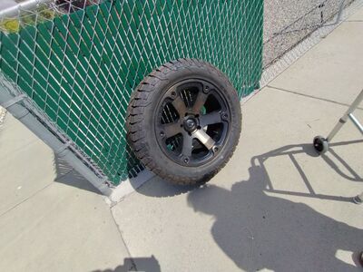 fuel tire and rim 275/55-r20 xl gripper a/t