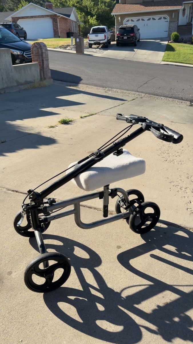 Foldable Adjustable Steerable Knee Walker Scooter Crutch Alternative Medical Aid