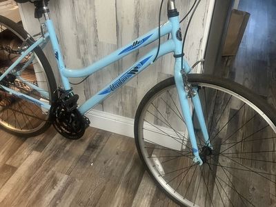Pacific Cycle Women’s Commuter Bike Model r5727wm