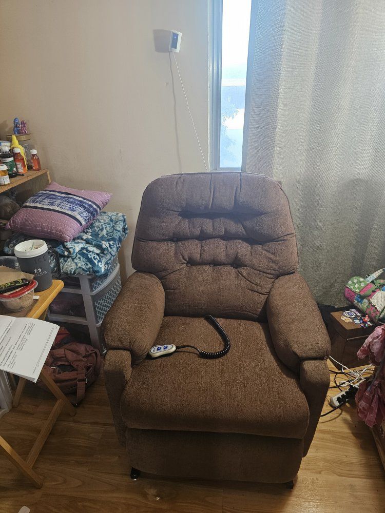 Comfortable Brown Power Recliner Lift Chair for Easy Mobility and Relaxation