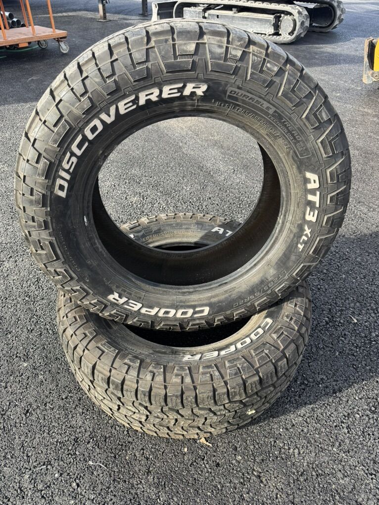 Cooper Discover AT3 XLT 285 65 R20